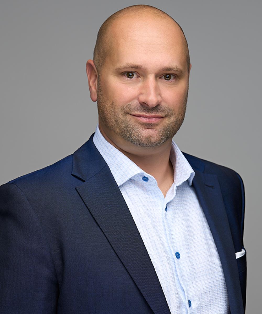 Cameron Rennie headshot
